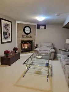 Cozy Suite with HOT TUB & Highspeed Internet - Grimsby