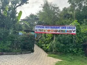 Typical restaurant and lodge - Rānīpauwa