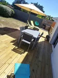 Beautiful 3 bedroom family home with pool - Allards