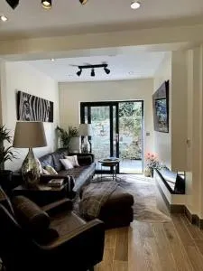 Downshire Haven - 霍利伍德