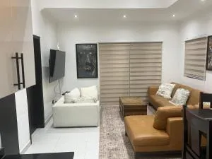 Luxury Modern 1 n 2 bed getaway - Anumle