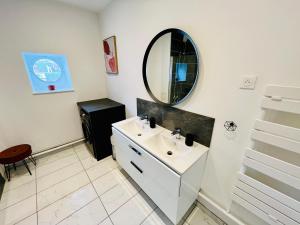 Appartements Hypercentre, spacieux, lumineux, climatise, le Quai de Loire : photos des chambres