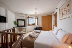 Rocca a Mare Maisonette II