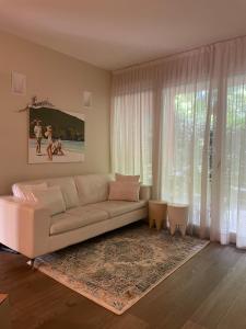 Casa con giardino di fronte al parco