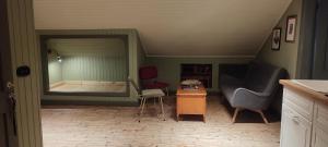 Melancholia apartment