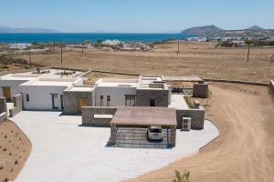 Phoenix Villa with private Pool & Sea Views Near Naousa