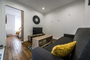 Budget apart downtown with parking - Chalandry-Élaire