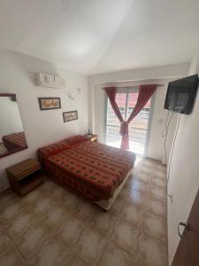 Depto para 4 personas con pileta a 3 cuadras del rio