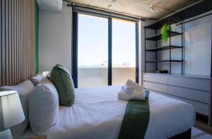 Eighty2 on M Luxury Ocean View Apartment