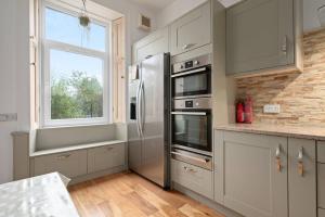 Homely Central 2 bedroom - Pass the Keys