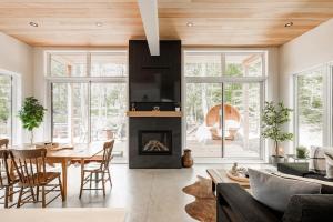Valhalla Tremblant -Jacuzzi -Barrel sauna -Fireplace