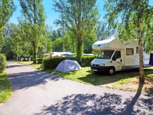 Villages vacances La Bastide : Empty spot package 2 persons with electricity 