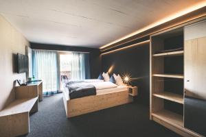 Double Room with Extra Bed room in Frutigresort