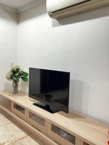 Shared Apartment in Sudirman - with Private Room & Private Bathroom & TV, 5 mins to MRT, Bus Stations, and Shopping Mall