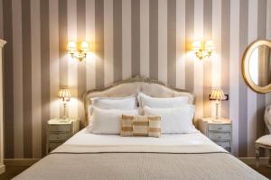 Standard Double Room room in Hôtel Du Mail