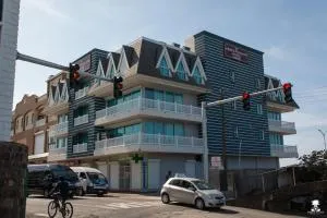 Kings Pavilion Suites Hotel - Ottleyʼs Village