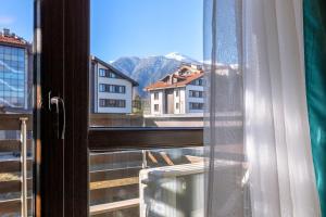 Aspen Studio with an oudoor sauna and hot tub by SI Stay