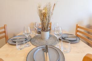 Aspen Studio with an oudoor sauna and hot tub