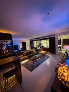 The luxury lounge - Jāl