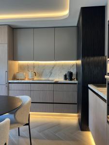 Front Row Beach Apartment