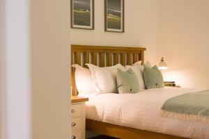 The Heronry Hideaway with luxury hot tub