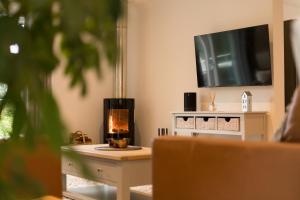 The Heronry Hideaway with luxury hot tub