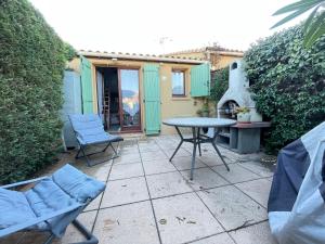 Maisons de vacances Maison avec piscine clim parking : photos des chambres