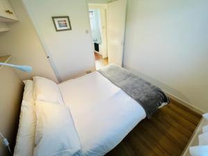 2 Bedroom Chalet SB177, Sandown, Isle of Wight