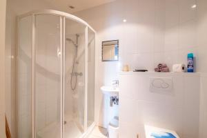 Appartements La Perle Isolee - Grand appartement contemporain et chaleureux pres de Pontarlier : photos des chambres