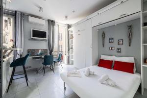 LE PETIT CENTRAL studio charmant avec petit balcon idéalement situé en plein centre-ville