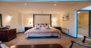 King Suite room in Best Western The Dartmouth Hotel Golf & Spa