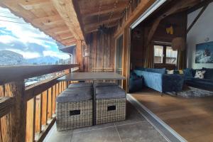 Chalet Abeille 12 Guests • Hot Tub • Free Ski Bus