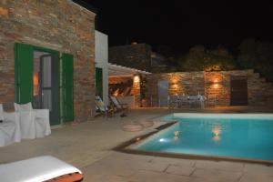 Heliopetra Family Home with a swimming pool in the area of Otzia
