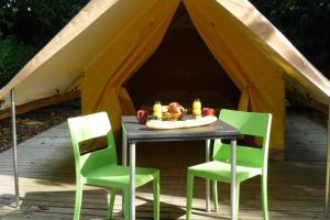 Campings Camping Onlycamp de Boucocers : photos des chambres