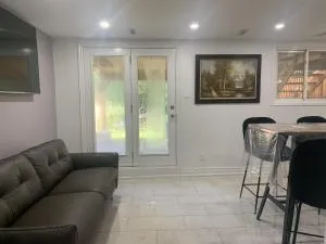 2-bedroom entire suite in Toronto- free parking! - Agincourt