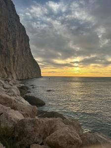 Magnifica ubicación ,amplio ,luminoso, a 50 m de la playa