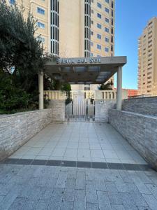 Magnifica ubicación ,amplio ,luminoso, a 50 m de la playa