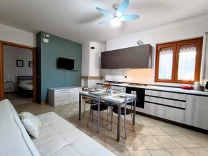 Appartamenti Casa Nina, lago,montagne, uliveti