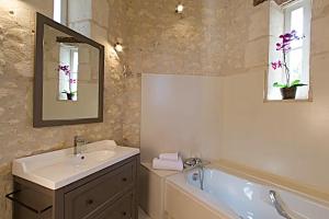 Villas Domaine de Monciaux 2 piscines Tennis 40 Pers : photos des chambres