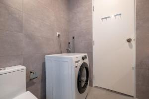 1 Room Apartment Swimming Pool Floor Cubic Botanical