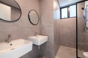 1 Room Apartment Swimming Pool Floor Cubic Botanical