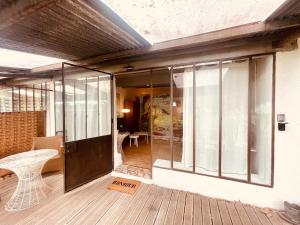 Appartements CHEZ BABOU studio d-artistes avec piscine, parking : photos des chambres