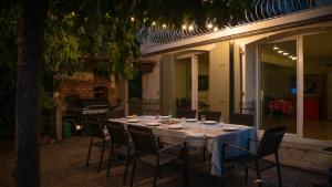 Maisons de vacances Mas - 12 pers - Piscine - Grand Jardin Arbore : photos des chambres