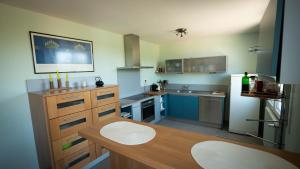 Maisons de vacances Mas - 12 pers - Piscine - Grand Jardin Arbore : photos des chambres