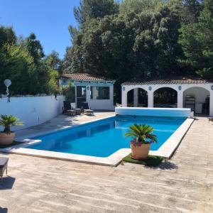 Villas villa spacieuse piscine jacuzzi 8 chambres 22 couchages : photos des chambres