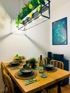 Apartment Jungle Escape