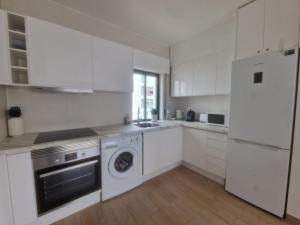 Avenida Mar 1 - Ar-Condicionado, WiFi e 200mts da praia