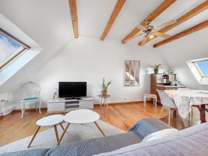 Charming T2 Close to Zenith