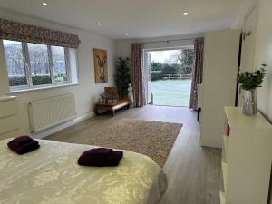 Modern Self-Contained 3 Bedroom Bungalow