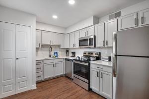 Modern 2B1B Escape with Free Parking